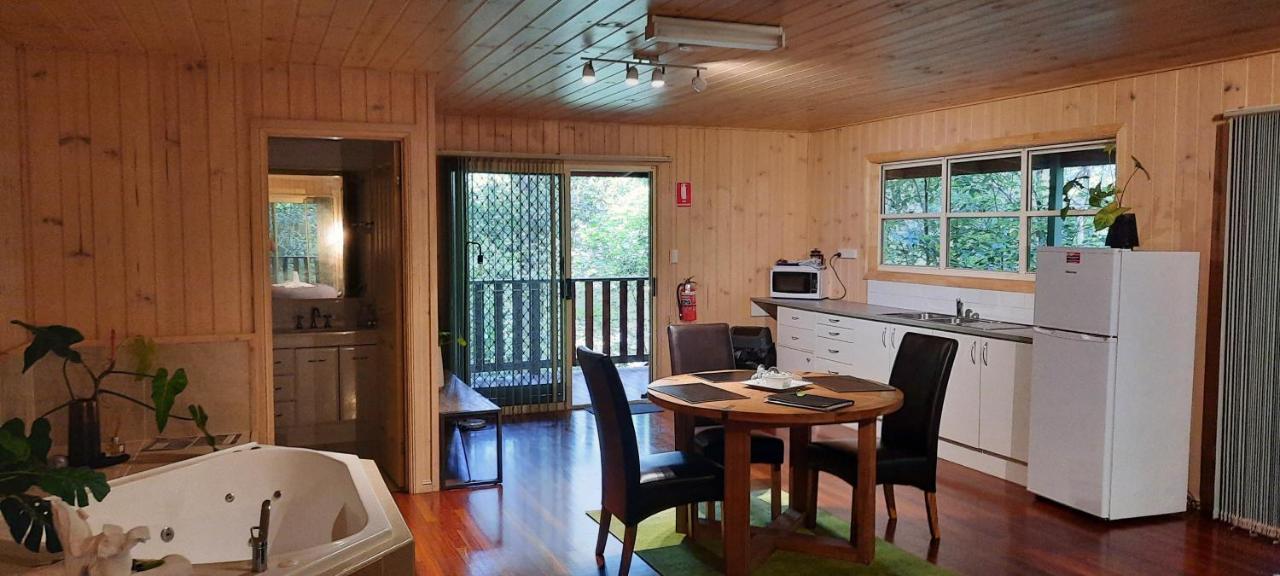 Treetops Montville Luaran gambar